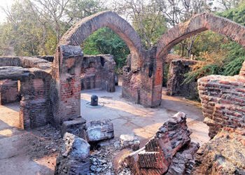 વાત્રક નદીના કાંઠે સ્થિત ‘અજમાવત કોટ’ ઐતિહાસિક વિરાસતનું અણમોલ પ્રતીક | the banks of the Vatrak Rive…