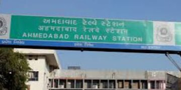 રેલયાત્રી કાર્ડ કઢાવી આપવાનું કહીને ગઠિયાઓ ઓનલાઇન નાણાં લઇ ગયો | frauder duped money after offer Rai…