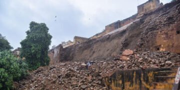 દિલ્હી-જયપુર હાઈવે પર મોટી દુર્ઘટના: માટી ધસી પડતા સાત શ્રમિકોના મોત | 7 Laborers Dead After Soil Co…