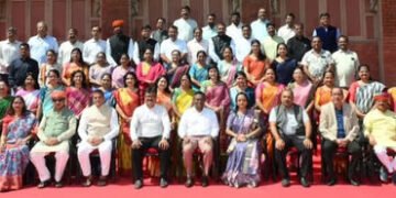 મ્યુનિ. કોર્પોરેશન બોર્ડનો અંતિમ દિવસ પણ વિવાદમાં, ગ્રુપ ફોટો સેશનમાં આંતરિક ડખો | The last day of t…