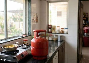 વૈશ્વિક સંકટ વચ્ચે ગેસ સિલિન્ડર અંગે ગુજરાત સરકારનો મોટો નિર્ણય, ઘરેલુ ગેસને સર્વોચ્ચ પ્રાથમિકતા | G…