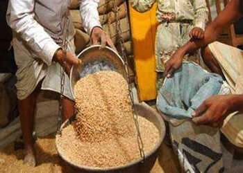 એકને ગોળ, બીજાને ખોળ જેવી સરકારી નીતિ : સરકારી અનાજ માટે CBDC કરાવવા મુદ્દે રેશનિંગ દુકાનદારોનો વિરો…