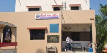 છોટા ઉદેપુર: સ્થાનિક સ્વરાજની ચૂંટણીનો જંગ જામશે, 2100થી વધુ EVM અને બેલેટ યુનિટની ચકાસણી પૂર્ણ | El…