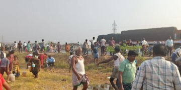 ટેન્કરમાંથી ૨૧૦૦૦ લિટર ઘી ઢોળાયું, લોકો વાસણ લઇને દોડયા | 21 000 liters of ghee spilled from a tanke…