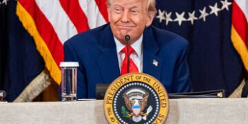 અમેરિકામાં રિલાયન્સ કરશે અબજો ડોલરનું રોકાણ, ટ્રમ્પનું એલાન – 50 વર્ષ બાદ ખુલશે નવી રિફાઈનરી | Relia…