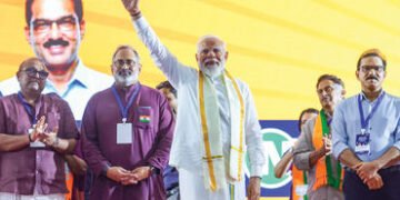 ‘મધ્ય-પૂર્વમાં સંકટ મુદ્દે કોંગ્રેસનું રાજકારણ, અફવાઓ ફેલાવી રહી છે’ કેરળમાં PM મોદીના પ્રહાર | PM M…