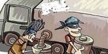 ભાદ્રોડ નજીક 2500 લીટર પેટ્રોલિયમ પ્રવાહીના જથ્થા સાથે શખ્સ ઝડપાયો | Man arrested with 2500 liters o…