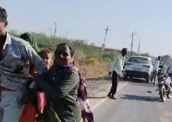 હળવદના કડીયાણા-માથક ચોકડી પાસે સમાધાન કરવા બોલાવી ધીંગાણું | Dhinganu called for reconciliation near…