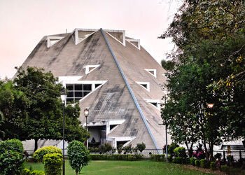 શહેરના કમાટીબાગનું પ્લેનેટોરિયમ ૨૨ કરોડના ખર્ચે ફરી કાર્યરત કરાશે | planetarium of vadodara will be …