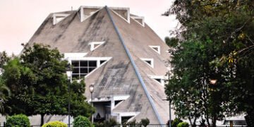 શહેરના કમાટીબાગનું પ્લેનેટોરિયમ ૨૨ કરોડના ખર્ચે ફરી કાર્યરત કરાશે | planetarium of vadodara will be …