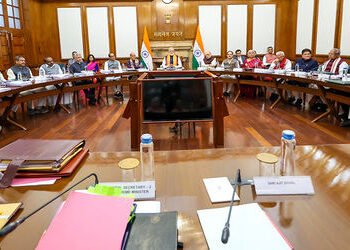 અફવા ફેલાવનારા પર નજર રાખો, LPG સંકટ વચ્ચે PM મોદીની મંત્રીઓને ટકોર | pm modi cabinet meeting lpg su…