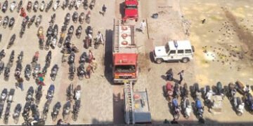 અમદાવાદમાં મેટ્રોપોલિટન કોર્ટને બોમ્બથી ઉડાવી દેવાની ધમકી, આખું બિલ્ડિંગ ખાલી કરાવી તપાસ શરૂ | Bomb …