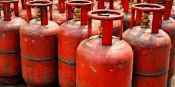 LPGનો પૂરતો જથ્થો હોવાની કેન્દ્રની ખાતરી છતાં અરાજકતા