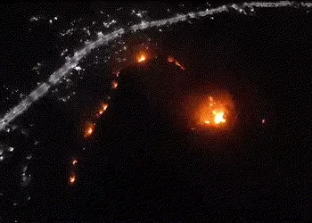 સાબરકાંઠામા ઈડરના ડુંગરો પર વિકરાળ આગ, અમૂલ્ય વૃક્ષો બળીને રાખ, કલાકોની મહેનતે આગ કાબૂમાં | Massive …