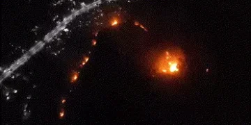 સાબરકાંઠામા ઈડરના ડુંગરો પર વિકરાળ આગ, અમૂલ્ય વૃક્ષો બળીને રાખ, કલાકોની મહેનતે આગ કાબૂમાં | Massive …