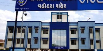 ગલીમાંથી મારે ટ્રક કાઢવી છે તમારી રીક્ષા નડે છે..!! વૃદ્ઘાને વિશ્વાસમાં લઈ શખ્સ રીક્ષા લઈ રફુચક્કર |…