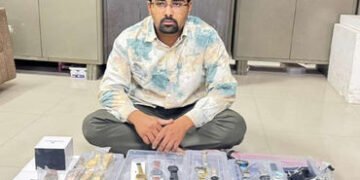 અમદાવાદના સોલામાં બ્રાન્ડેડના નામે નકલી ઘડિયાળો પધરાવતા નેટવર્ક પર LCBનો દરોડો, 2.79 લાખનો મુદ્દામાલ…