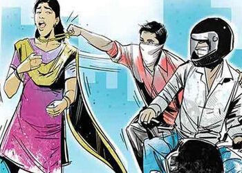 ગાડીમાં બેઠેલા મહિલાના ગળામાંથી સોનાના ચેઈનની ચોરી શખ્સો ફરાર | Men who stole a gold chain from a wo…