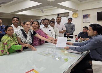 પેટલી શાળાના આચાર્યના ત્રાસ અને મહિલા કર્મીઓ સાથેના અસભ્ય વર્તન અંગે રજૂઆત | Presentation regarding …