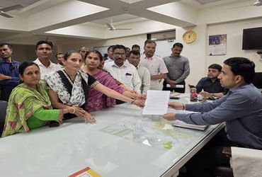 પેટલી શાળાના આચાર્યના ત્રાસ અને મહિલા કર્મીઓ સાથેના અસભ્ય વર્તન અંગે રજૂઆત | Presentation regarding …