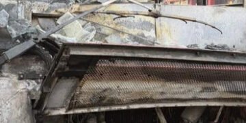 સદનસીબે મોટી દુર્ઘટના ટળી, AMTS ની પેસેન્જર લેવા ઉભેલી બસમાં શોટ સરકીટથી આગ લાગી | Fortunately a maj…