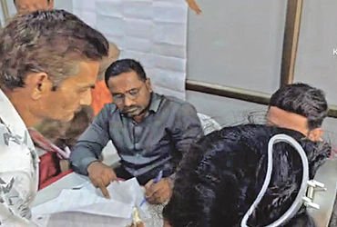 સુરેન્દ્રનગર મનપાના સેવા સેતુ કાર્યક્રમમાં વ્યવસ્થાનો આભવ : અરજદારોમાં રોષ | Disruption of system in…