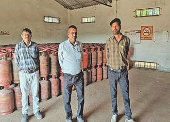 જિલ્લામાં હોટલો અને ગેસ એજન્સીના ગોડાઉનમાં પુરવાઠા વિભાગનું ચેકિંગ | The supply department is checki…