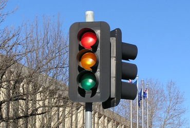 ગરમીથી વાહનચાલકોને રાહત,બપોરે 1થી 4 ટ્રાફિક સિગ્નલો બંધ રહેશે | traffi sigles will be close during 1…