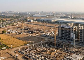 અમદાવાદ-ગાંધીનગરમાં બે વર્ષમાં બિનખેતીની 13127 અરજી મંજૂર, હવે ખેતરોમાં લહેરાતો પાકની જગ્યાએ મોટી ઇમ…