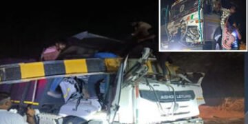 સાબરકાંઠા: પ્રાંતિજમાં ત્રણ ડમ્પરો વચ્ચે અકસ્માત, લોખંડના ગડર સાથે અથડાતા ડમ્પરચાલક અને ક્લીનરનું મો…