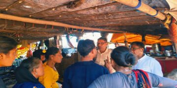 કપડવંજ પંથકની રસ્તો ભટકેલી બાળકીનું 3 દિવસ બાદ પરિવાર સાથે પુનઃ મિલન | A girl who strayed from the K…