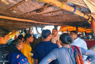 કપડવંજ પંથકની રસ્તો ભટકેલી બાળકીનું 3 દિવસ બાદ પરિવાર સાથે પુનઃ મિલન | A girl who strayed from the K…