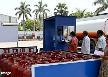 ગુજરાતમાં કેરોસીન અને LPG વિતરણ માટે નવી ગાઈડલાઇન, જાણો કોને કેટલો ગેસ મળશે | New LPG Supply Rules i…