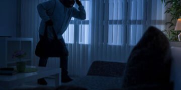 જામનગરના રહેણાંક મકાનમાંથી રૂપિયા 1,10,000ની માલમતાની ચોરી થયાની પોલીસ ફરિયાદ | Police complaint of …