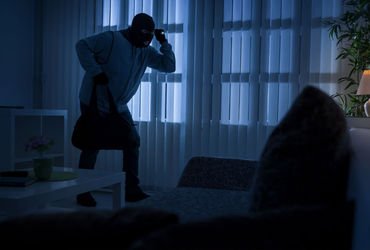 જામનગરના રહેણાંક મકાનમાંથી રૂપિયા 1,10,000ની માલમતાની ચોરી થયાની પોલીસ ફરિયાદ | Police complaint of …