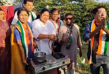 એલપીજી ગેસ મુદ્દે કોંગ્રેસનો અનોખો વિરોધ, ગટરના પાણીમાંથી ગેસ ઉત્પન્ન કરવાનો પ્રયાસ | Congress’ uniq…