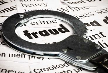 સુરતથી કારમાં વડોદરા આવી ઠગાઇ કરતી ગેંગના બે સાગરીત પકડાયા,3દિવસ પહેલાં બે લાખ પડાવ્યા હતા | gang ca…