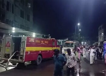 ઓડિશાની સરકારી હોસ્પિટલના આઇસીયુમાં આગ, 10 દર્દીનાં મોત | Fire breaks out in ICU of Odisha governmen…