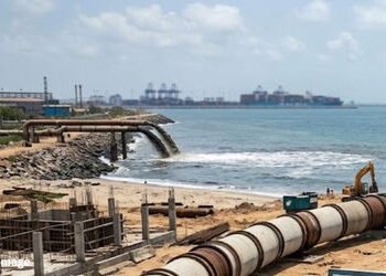 રૂ. 738 કરોડ ‘પાણી’માં? સાબરમતી-વિશ્વામિત્રીને બચાવવા નીકળેલી સરકારની પાઈપલાઈન 6 વર્ષે પણ અધૂરી | ₹7…