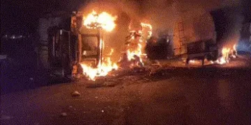 અમદાવાદ: સાણંદના વિરોચન નગર પાસે ટ્રિપલ અકસ્માત, થાર પર ડમ્પર પલટી જતાં બેના મોત | Ahmedabad: Two De…