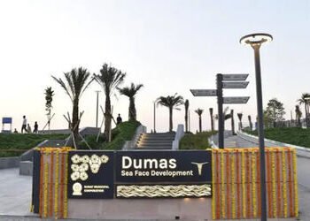 સુરત પાલિકાએ 166 કરોડના ખર્ચે ડુમસ સી ફેસનું લોકાર્પણ કર્યું પણ સાંજે સાત વાગ્યે લાગે છે તાળા | Sura…