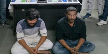 રેલવે પ્રવાસીઓનો કીંમતી સામાન તફડાવતી આંતરરાજ્ય ગેંગના બે ઝડપાયા | Two members of gang involved in s…