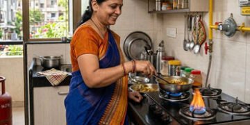 LPG અછતની આશંકા વચ્ચે કેન્દ્રનો મહત્ત્વનો નિર્ણય, દેશમાં PNG નેટવર્ક મજબૂત કરવાની તૈયારી | LPG gas c…