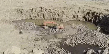 VIDEO | સુરેન્દ્રનગર: સાયલામાં ગેરકાયદે ચાલતી ખાણોમાં પોલીસના દરોડા, એક્સપ્લોઝિવનું મોટું નેટવર્ક ઝડ…