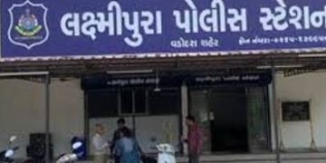 કારને નુકસાન કરતા કિશોરને કોઇ જોઇ જતાં ગભરાઇને ઘર છોડયું,પોલીસે શોધી કાઢ્યો | police find missing st…