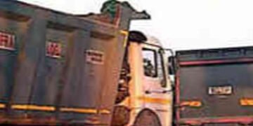 ખાણ ખનિજ વિભાગની બેદરકારીથી લોકો હેરાન ઓવરલોડ રેતી ભરેલા ડમ્પરોના કારણે પાલેજ-નારેશ્વર રોડ બિસ્માર |…