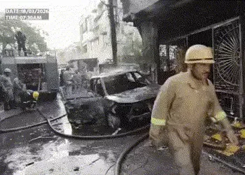 ઈન્દોરમાં અગ્નિકાંડ : ચાર્જિંગ વખતે EV કાર બ્લાસ્ટ થતાં આગ ઘરમાં પહોંચી, પછી અનેક સિલિન્ડર બ્લાસ્ટ થ…