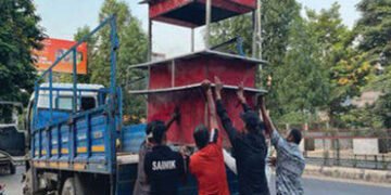 વડોદરામાં લાલબાગ ઓવરબ્રિજથી શ્રેયસ સ્કુલ સુધીના દબાણોનો સફાયો : 3 ટ્રક સામાન કબજે | 3 trucks of good…