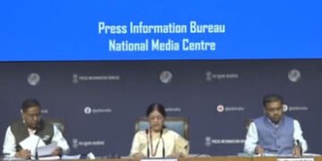‘હોર્મુઝમાં ફસાયેલા તમામ 22 ભારતીય જહાજો સુરક્ષિત’, મિડલ ઈસ્ટમાં તણાવ વચ્ચે સરકારનું મોટું નિવેદન | …