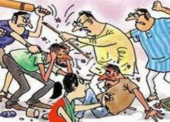 તિલકનગર વિસ્તારમાં બે જૂથ વચ્ચે ધીંગાણું ખેલાયું, રીક્ષાની તોડફોડ | A fight broke out between two gr…